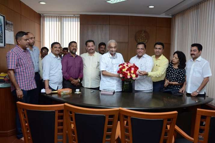 Chief Minister Manohar Parrikar held meeting with his... Chief Minister Manohar Parrikar held meeting with his...- India TV
