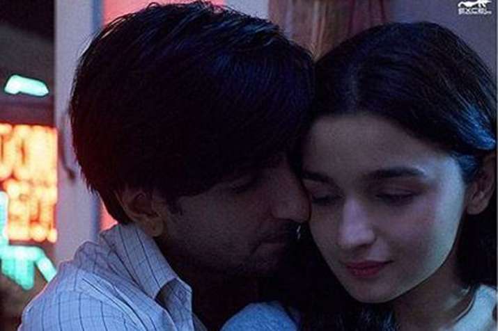 Gully Boy New Poster Gully Boy New Poster- India TV