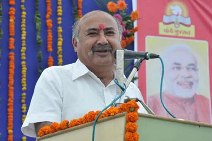 गुजरात: पूर्व बीजेपी विधायक जयंती भानुशाली की चलती ट्रेन में गोली मार कर हत्या गुजरात: पूर्व बीजेपी विधायक जयंती भानुशाली की चलती ट्रेन में गोली मार कर हत्या- India TV