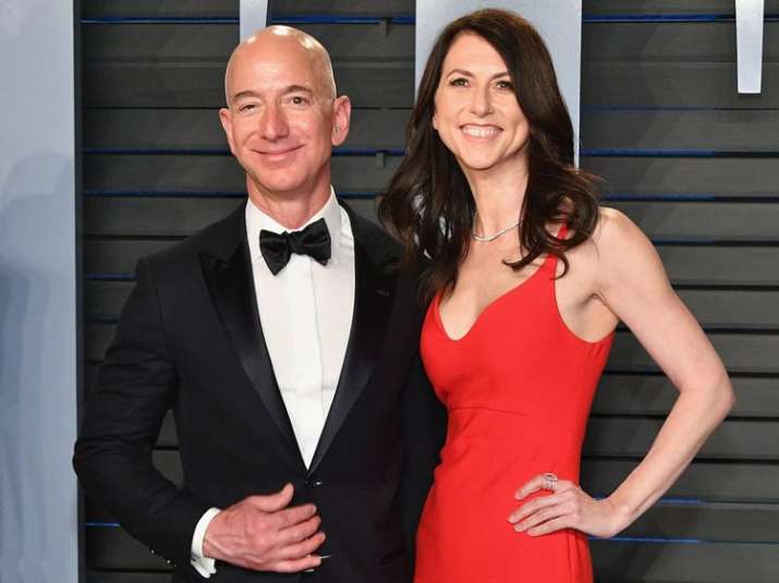 jeff bezos and wife jeff bezos and wife- India TV Paisa
