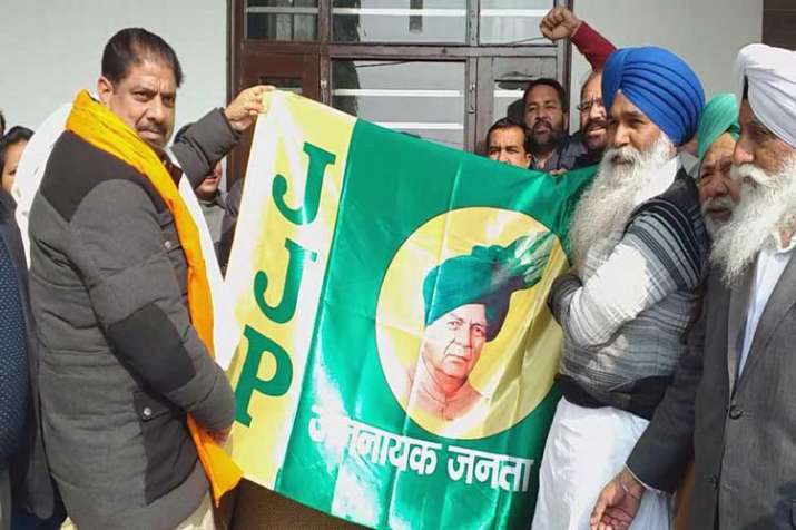 Lone Akali MLA from Haryana Balkaur Singh joins Ajay... Lone Akali MLA from Haryana Balkaur Singh joins Ajay...- India TV