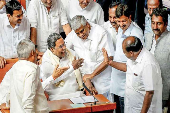 Karnataka turmoil: Congress MLA lands in hospital after 'friendly fight' with colleagues, 'all is we Karnataka turmoil: Congress MLA lands in hospital after 'friendly fight' with colleagues, 'all is we- India TV