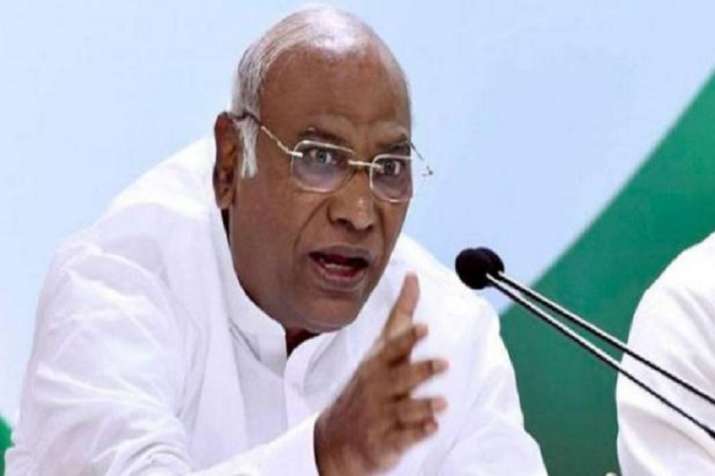 कर्नाटक सरकार से 2... कर्नाटक सरकार से 2...- India TV