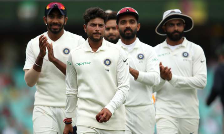 5 विकेट लेने के बाद कुलदीप यादव ने अपने हीरो को लेकर कही ऐसी बात कि भावुक हो गए शेन वॉर्न 5 विकेट लेने के बाद कुलदीप यादव ने अपने हीरो को लेकर कही ऐसी बात कि भावुक हो गए शेन वॉर्न - India TV