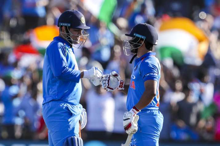 MS Dhoni And Kedar Jadhav MS Dhoni And Kedar Jadhav- India TV