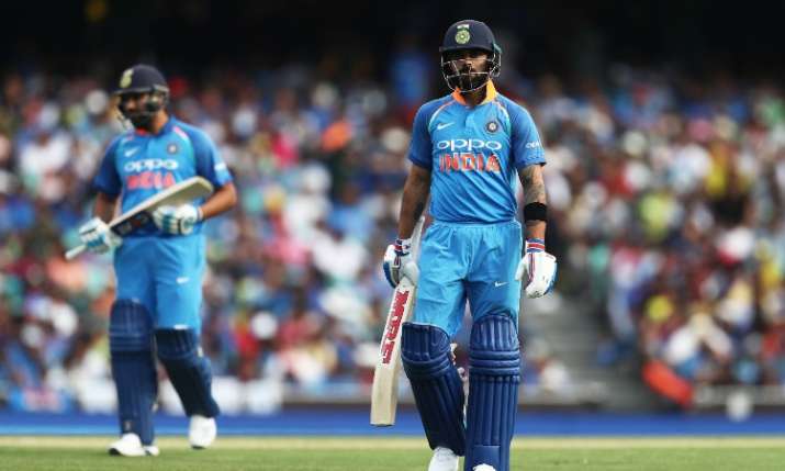 विराट की तारीफ में ये क्या बोल गए ऑस्ट्रेलियाई कोच, कर डाली सचिन तेंदुलकर से तुलना विराट की तारीफ में ये क्या बोल गए ऑस्ट्रेलियाई कोच, कर डाली सचिन तेंदुलकर से तुलना- India TV