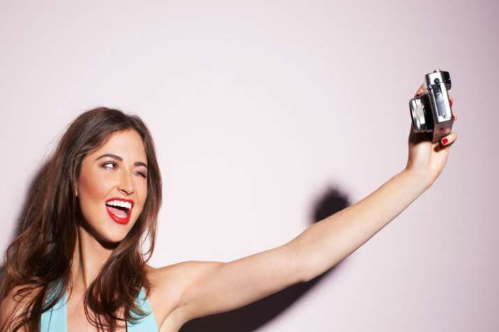 Selfie Selfie- India TV