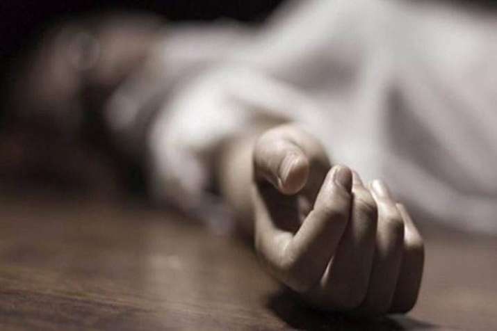 Under financial stress, 5 members of Jamnagar family 'commit suicide' Under financial stress, 5 members of Jamnagar family 'commit suicide'- India TV