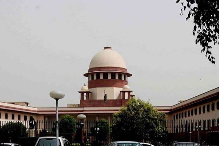 लिव-इन पार्टनर के बीच सहमति से बना शारीरिक संबंध बलात्कार नहीं है: सुप्रीम कोर्ट लिव-इन पार्टनर के बीच सहमति से बना शारीरिक संबंध बलात्कार नहीं है: सुप्रीम कोर्ट- India TV