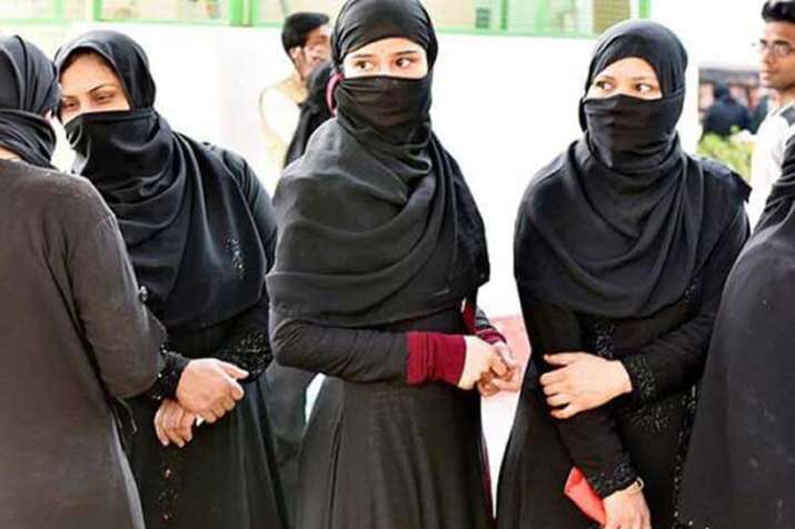 राज्यसभा में आज पेश हो सकता है तीन तलाक बिल राज्यसभा में आज पेश हो सकता है तीन तलाक बिल - India TV