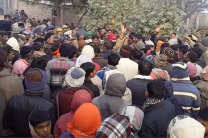 हादसे के बाद मौके पर... हादसे के बाद मौके पर...- India TV