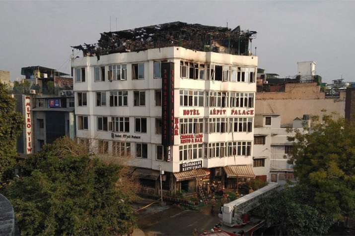 Karol Bagh Hotel Fire: 17 dead after fire breaks out in Delhi's Hotel Arpit Palace Karol Bagh Hotel Fire: 17 dead after fire breaks out in Delhi's Hotel Arpit Palace- India TV