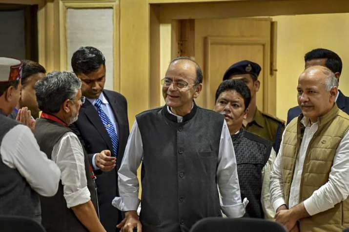 Union Finance Minister Arun Jaitley and Finance... Union Finance Minister Arun Jaitley and Finance...- India TV Paisa