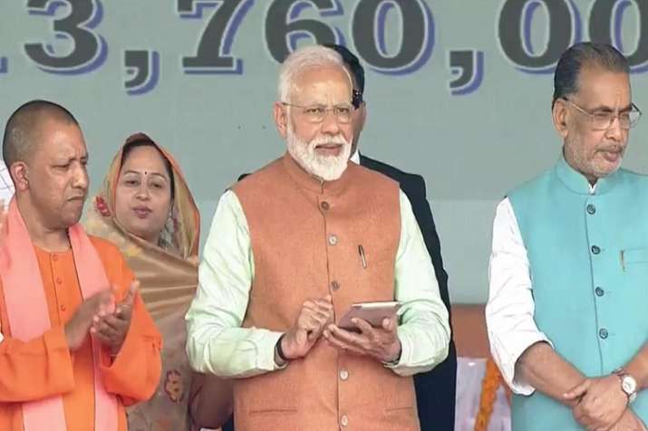 Prime Minister Narendra Modi launches Pradhan Mantri... Prime Minister Narendra Modi launches Pradhan Mantri...- India TV