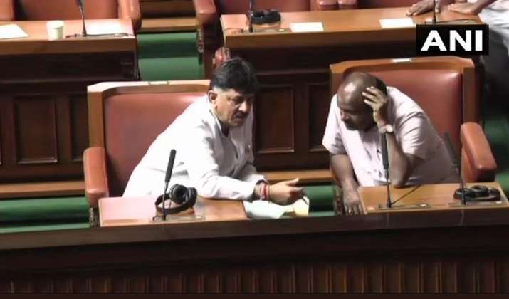 Congress JDS government in Karnataka has no majority says BJP leader BS Yeddyurappa Congress JDS government in Karnataka has no majority says BJP leader BS Yeddyurappa- India TV