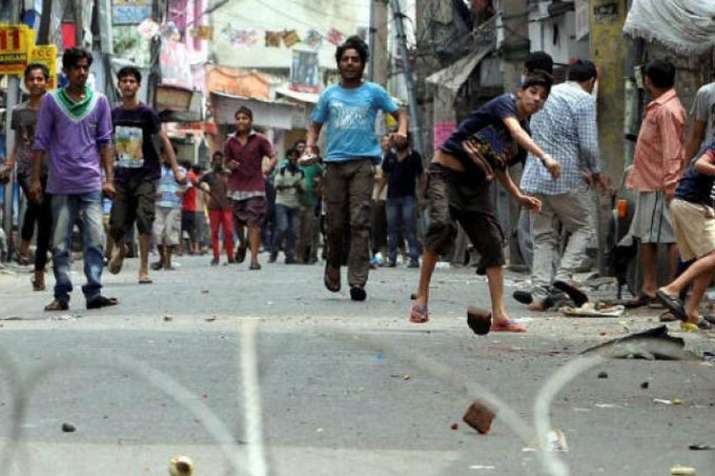 Pakistan using social media to mobilise Kashmiri youth toward terrorism, says Army Pakistan using social media to mobilise Kashmiri youth toward terrorism, says Army- India TV