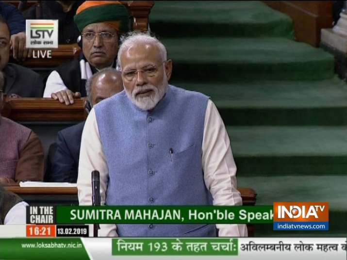 PM Modi praises Congress leader Mallikarjun Kharge in Lok Sabha PM Modi praises Congress leader Mallikarjun Kharge in Lok Sabha- India TV