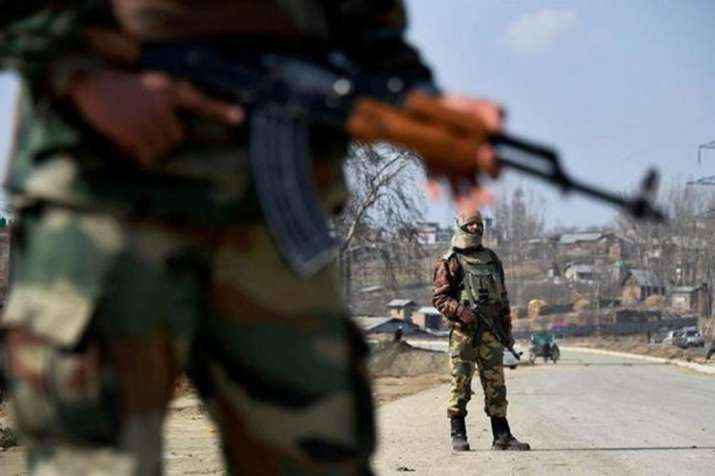 Jammu & Kashmir: Encounter between terrorists and security forces underway in Pulwama Jammu & Kashmir: Encounter between terrorists and security forces underway in Pulwama- India TV