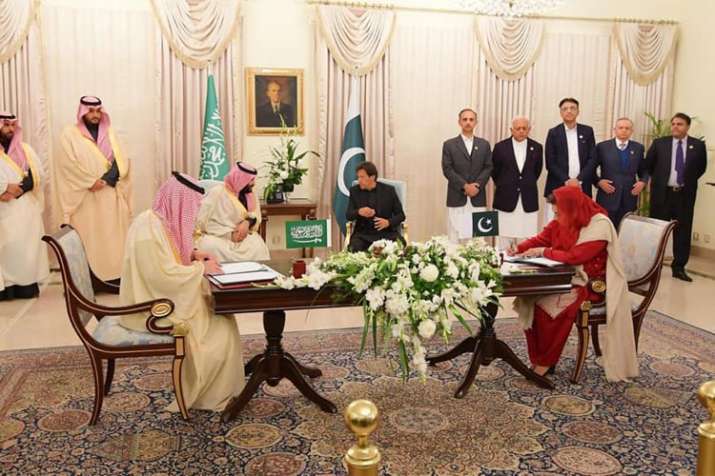 Saudi crown prince Mohammed bin Salman signs $20 billion in agreements with Pakistan Saudi crown prince Mohammed bin Salman signs $20 billion in agreements with Pakistan- India TV