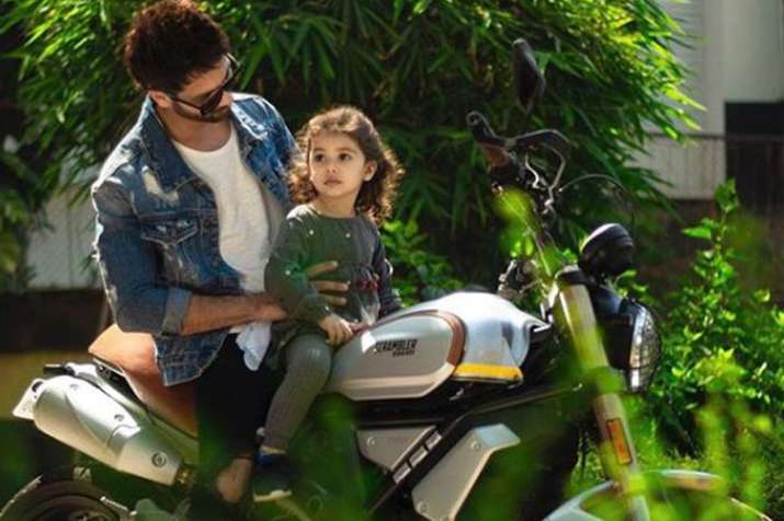 Shahid Kapoor enjoys bike ride with daughter Misha shares picture Shahid Kapoor enjoys bike ride with daughter Misha shares picture- India TV