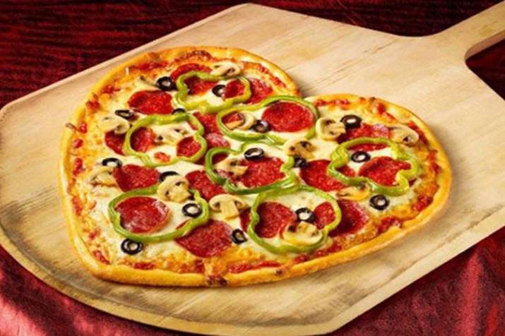 Valentine Day Recipe Cupid Pizza Valentine Day Recipe Cupid Pizza- India TV