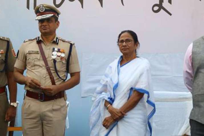 पुलिस कमिश्नर राजीव कुमार अब खोलेंगे शारदा चिटफंड घाटोले की लाल डायरी के राज़? पुलिस कमिश्नर राजीव कुमार अब खोलेंगे शारदा चिटफंड घाटोले की लाल डायरी के राज़?- India TV