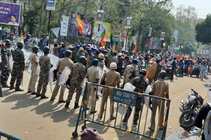 BJP workers clash with police after bike rallies prevented in West Bengal | Facebook BJP workers clash with police after bike rallies prevented in West Bengal | Facebook- India TV