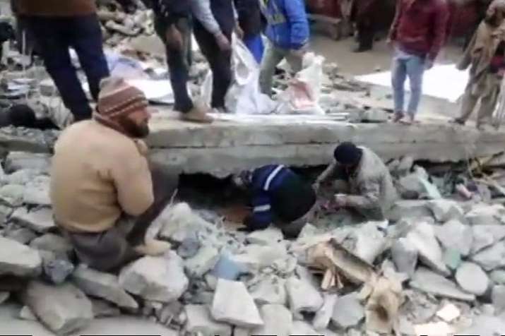 Bathri market of Bhalessa area collapsed in a landslide... Bathri market of Bhalessa area collapsed in a landslide...- India TV