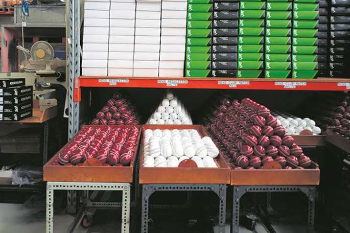Sunil Gavaskar calls MCC's suggestion of standardizing the Test ball 'unfortunate' Sunil Gavaskar calls MCC's suggestion of standardizing the Test ball 'unfortunate'- India TV
