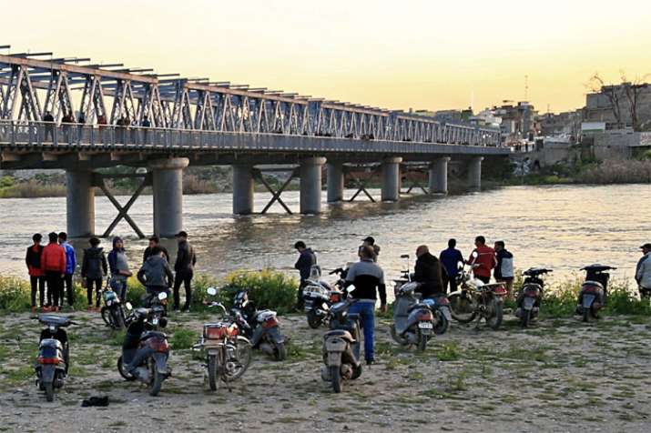 Iraq ferry sinking: dozens people drown in Mosul | AP Iraq ferry sinking: dozens people drown in Mosul | AP- India TV