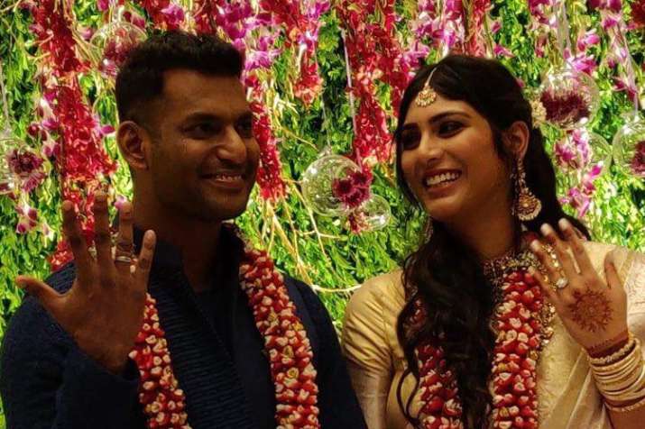 तमिल एक्टर विशाल ने... तमिल एक्टर विशाल ने...- India TV