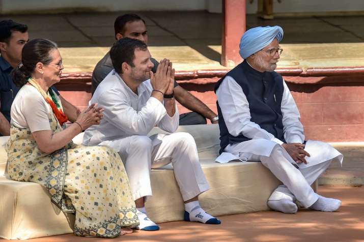 Congress President Rahul Gandhi with senior party... Congress President Rahul Gandhi with senior party...- India TV