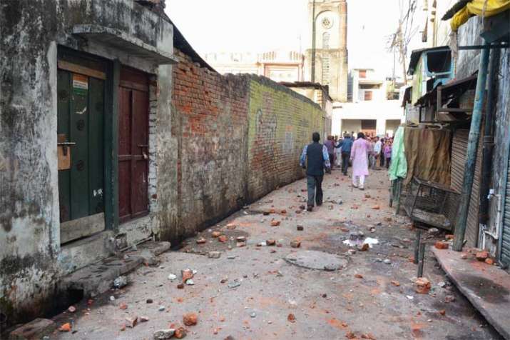 Bareilly stone pelting Ram Barat Bareilly stone pelting Ram Barat- India TV