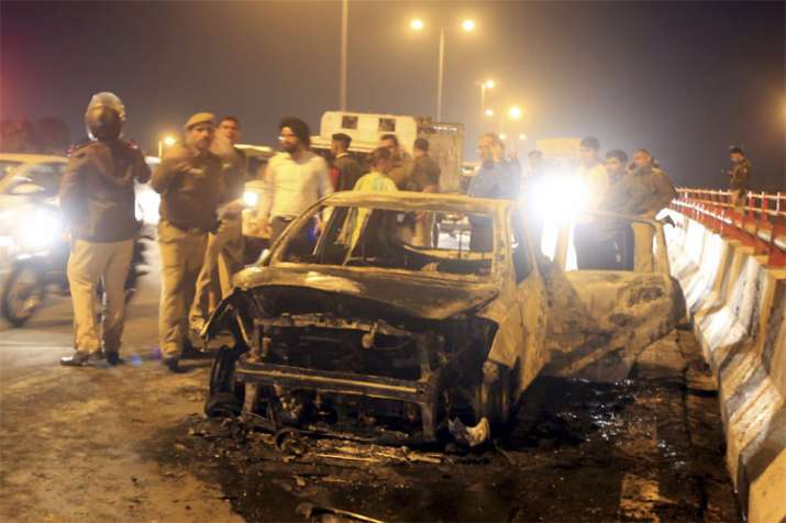 Car Catches Fire Car Catches Fire - India TV