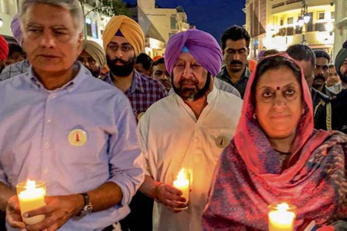 Punjab Chief Minister Amarinder Singh along with leaders... Punjab Chief Minister Amarinder Singh along with leaders...- India TV