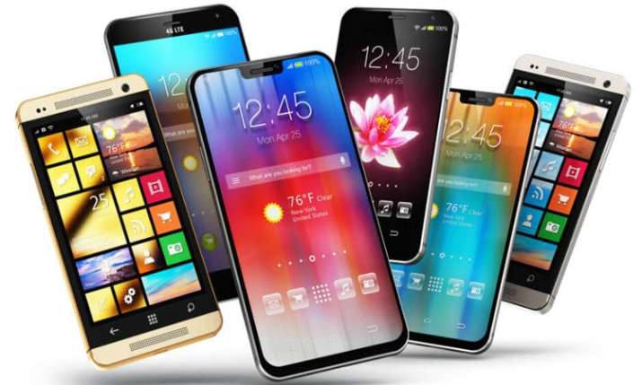 best smartphone under 8000 best smartphone under 8000- India TV Paisa