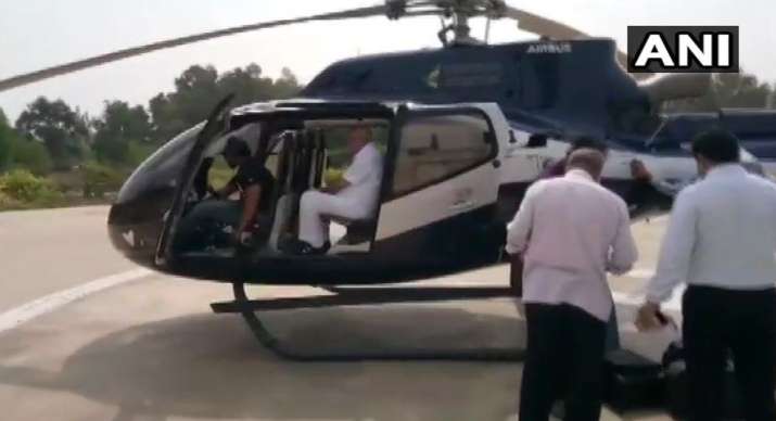 Election Commission flying squad checks luggage of BJP leader BS Yeddyurappa Election Commission flying squad checks luggage of BJP leader BS Yeddyurappa- India TV