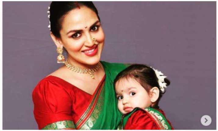 Esha deol with her daughter Esha deol with her daughter- India TV