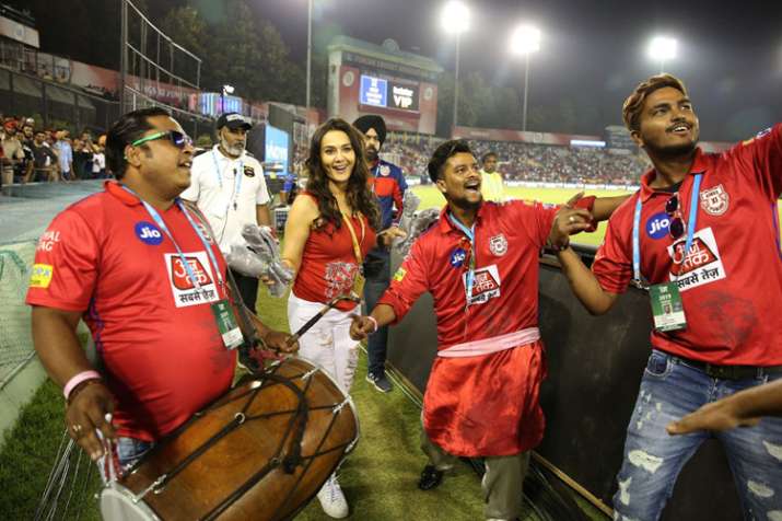 IPL 2019: Watch Kings XI Punjab hero Sam Curran doing Bhangra with Preity Zinta after claiming match IPL 2019: Watch Kings XI Punjab hero Sam Curran doing Bhangra with Preity Zinta after claiming match- India TV