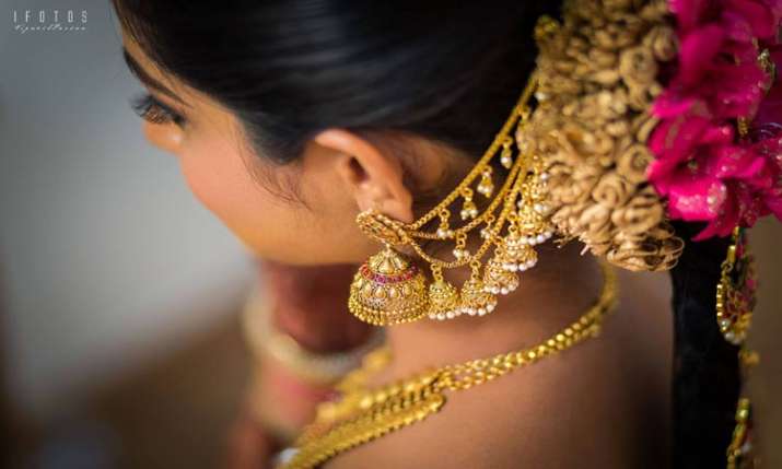 Gold snaps 4-day losing streak Gold snaps 4-day losing streak- India TV Paisa