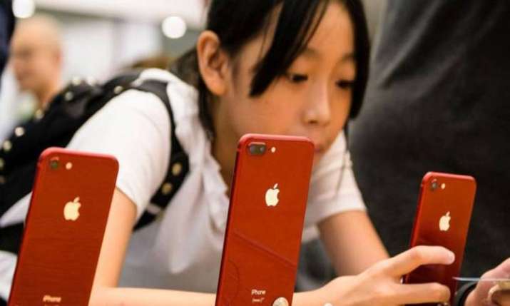Apple iPhone XR Apple iPhone XR- India TV Paisa