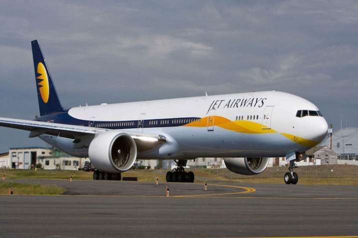 Jet Airways' employees protest outside T3 over pay delay Jet Airways' employees protest outside T3 over pay delay- India TV