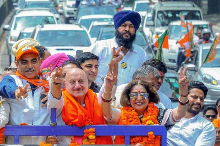 Bollywood actor and sitting MP Kirron Kher along with... Bollywood actor and sitting MP Kirron Kher along with...- India TV