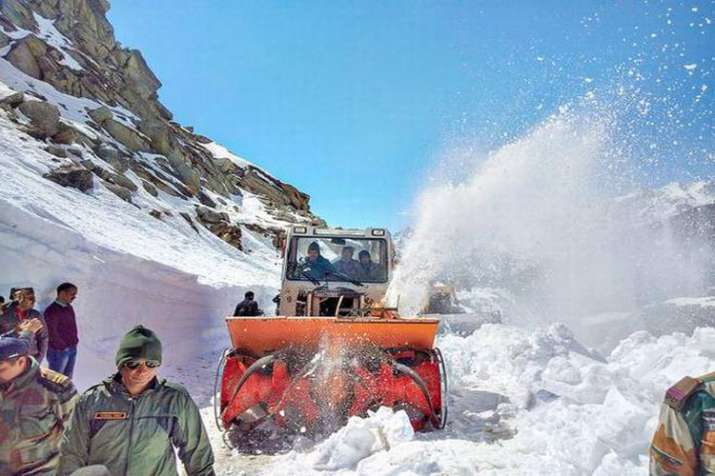 Srinagar-Leh Highway opens Srinagar-Leh Highway opens- India TV