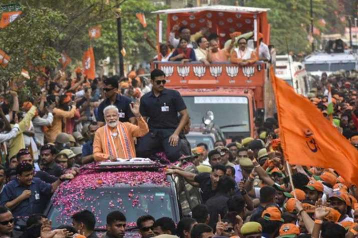 पीएम मोदी के रोड शो की सबसे खास तस्वीर, काशी में मुसलमानों का सैलाब पीएम मोदी के रोड शो की सबसे खास तस्वीर, काशी में मुसलमानों का सैलाब- India TV