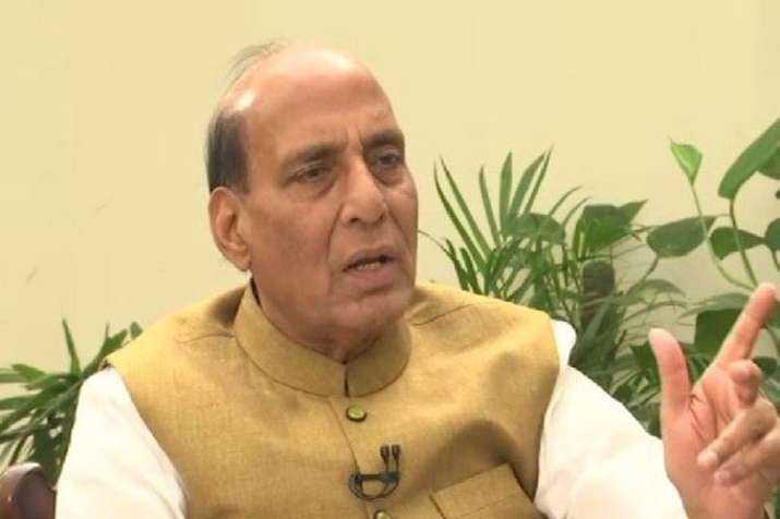Rajnath Singh's reaction to Omar Abdullah and Mehbooba Mufti Statement on Article 370 and 35A Rajnath Singh's reaction to Omar Abdullah and Mehbooba Mufti Statement on Article 370 and 35A- India TV