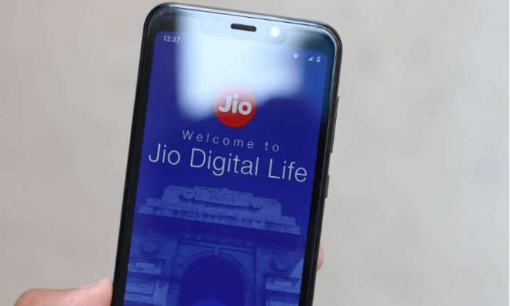 Jio tops 4G download, Vodafone upload speed in March Jio tops 4G download, Vodafone upload speed in March- India TV Paisa
