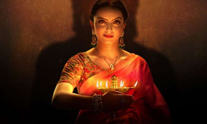 'एक भ्रम- सर्व गुन... 'एक भ्रम- सर्व गुन...- India TV