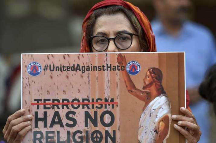 People pay tribute to the victims of Sri Lanka terror... People pay tribute to the victims of Sri Lanka terror...- India TV