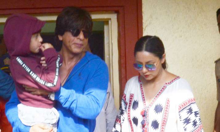 Shah Rukh Khan, Gauri Khan, Abram Khan Shah Rukh Khan, Gauri Khan, Abram Khan- India TV